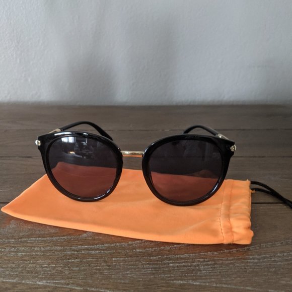Primrose Signature Boutique Accessories - BLACK PLASTIC FRAME SUN RAYS